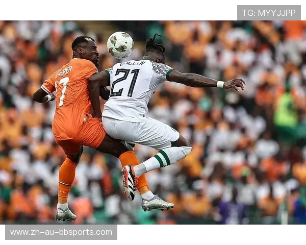 足球比赛中的前场进攻与后场支援